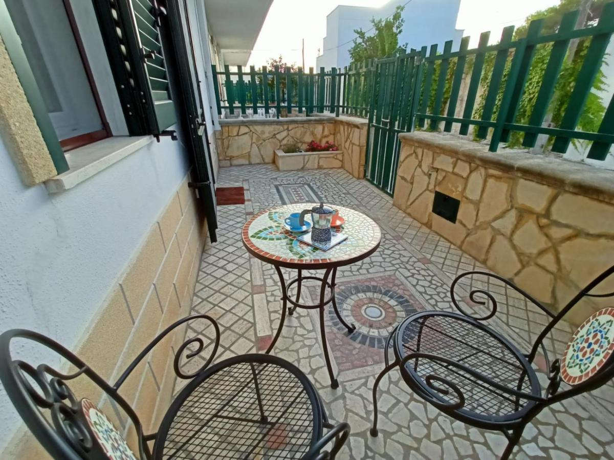Villetta Poesia 50 M Dal Mare Con Giardino E Parcheggio Torre dell'Orso Extérieur photo
